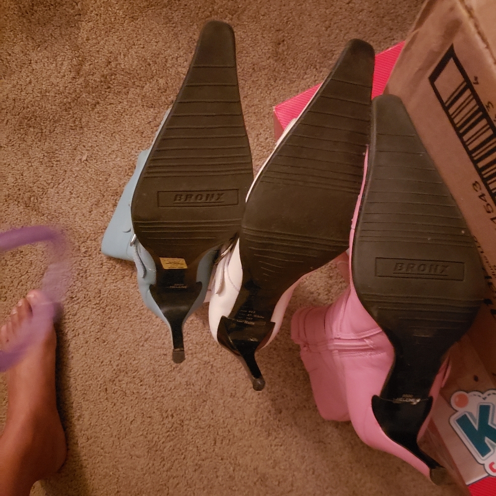 Boots - Picture 3 of 4